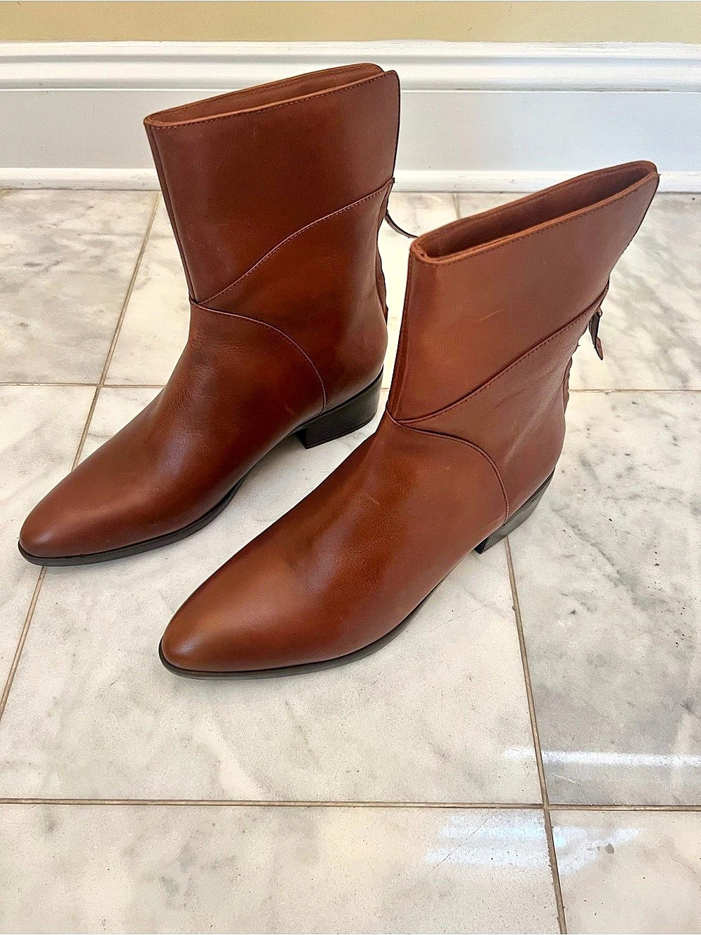 100% Leather BRAND NEW Lawton SoftWalk Ankle Boots Cognac Size 9M